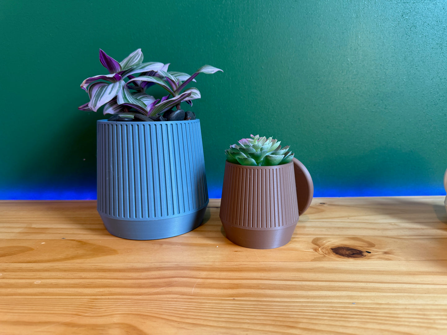 Timeless Mid-Century Modern planter, crafted with a minimalist design to enhance any space with effortless style.