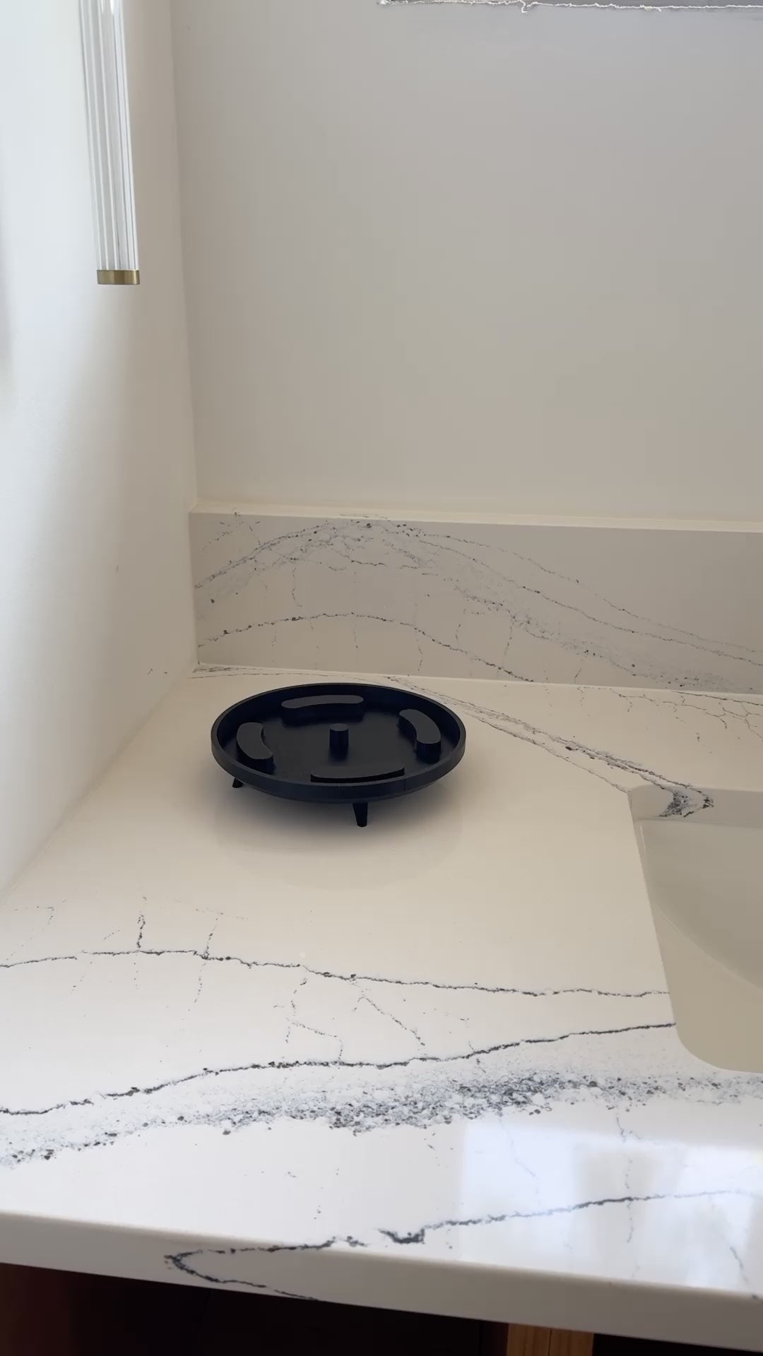 Textured planter set – Beautifully designed ribbed plant pot with a modern black stand, available in various sophisticated marble tones to complement any decor.