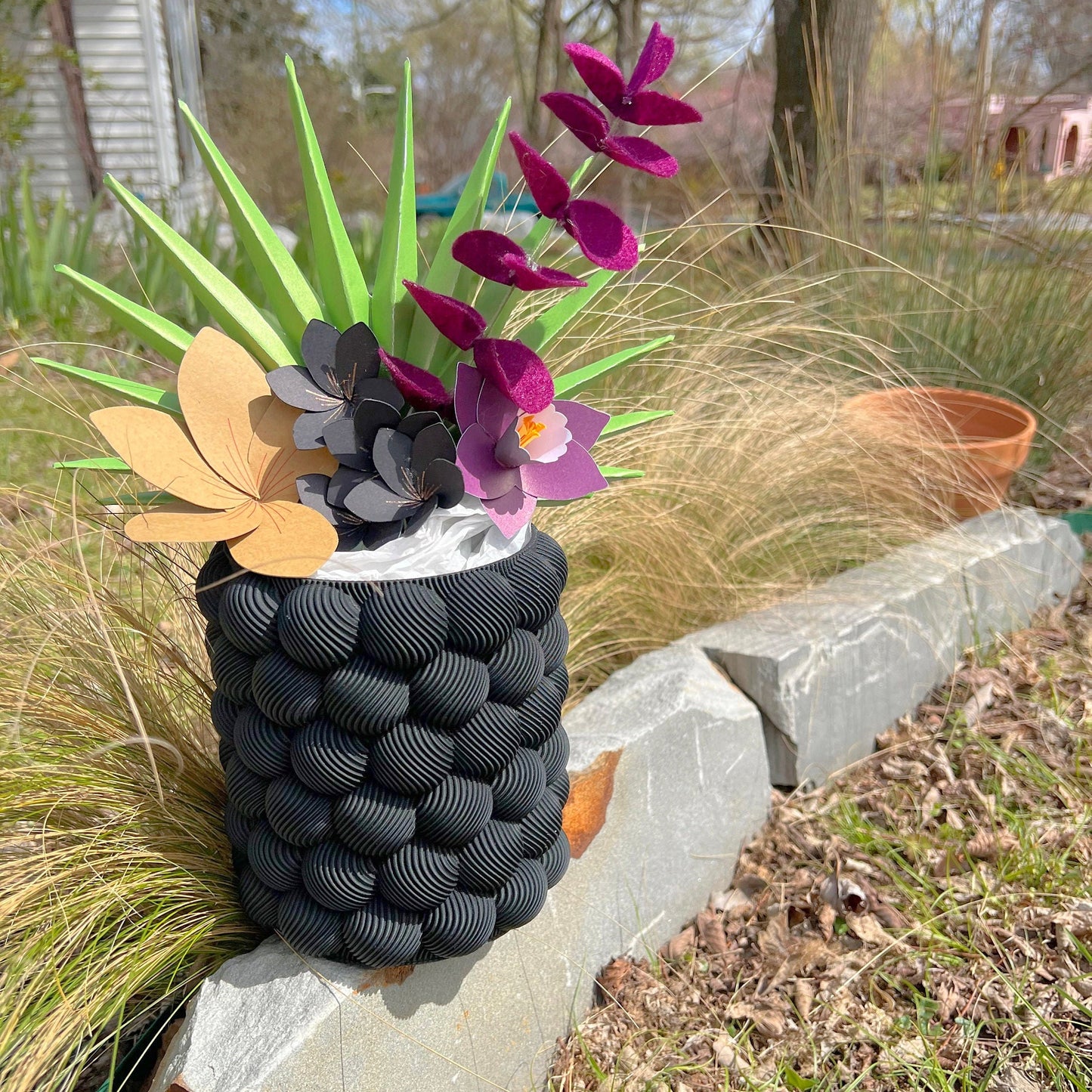 Brehmwood Creative Wavy Blob Modern Contemporary Vase by Kowafat.