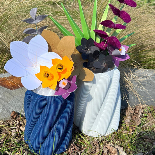 Brehmwood Creative Spaghetti Modern Contemporary Vase by Kowafat.
